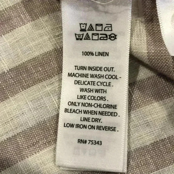 Rachel Zoe linen shortsleeved button down. - Picture 5 of 5